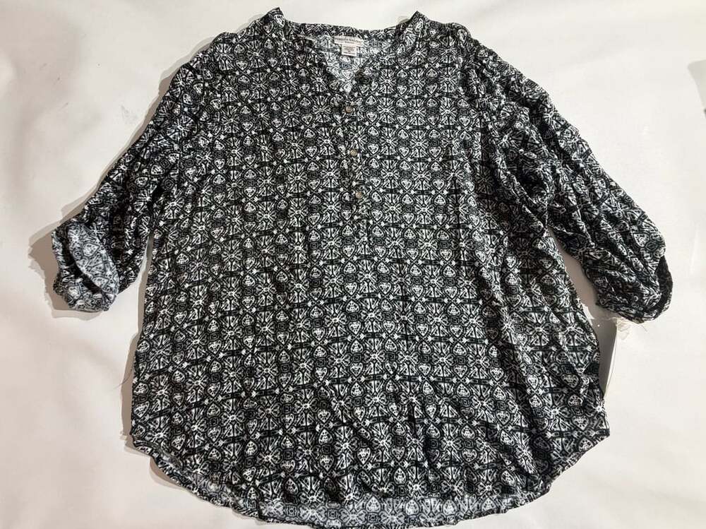 Rebecca Malone Woman Black White Geometric Long Sleeve Blouse